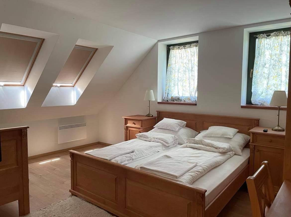 Somlo Kolonics Kuria Hotel Somlovasarhely ภายนอก รูปภาพ